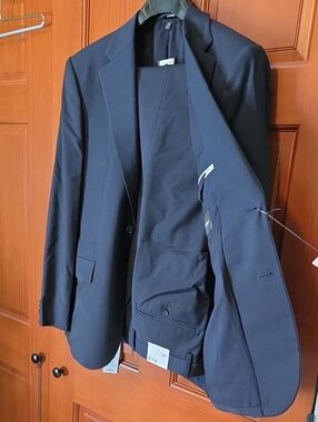 NWT Express Modern Tech Suit Set: Classic Navy Wool-Blend 38R, W31xL32 shipsFREE